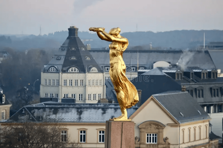 Monument of Remembrance "Gëlle Fra"
