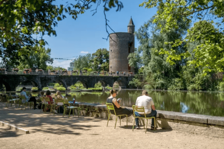 Minnewater Park (Lake of Love Park)