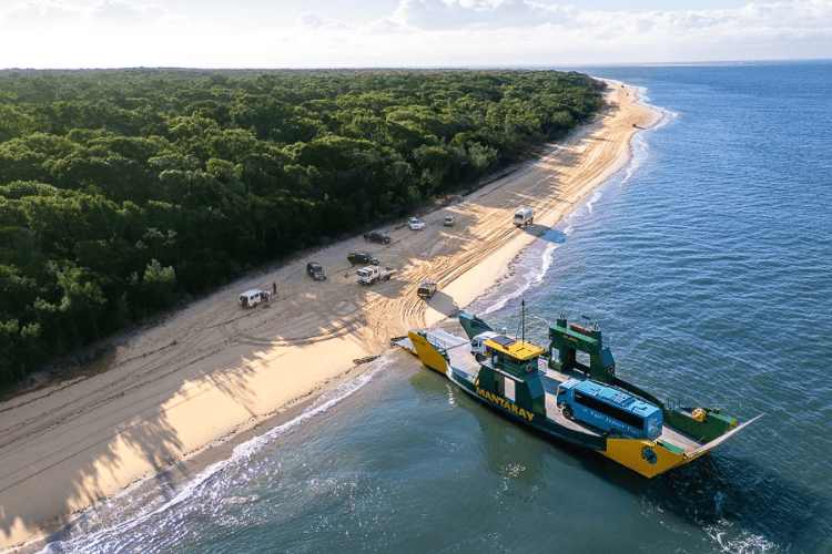 Ferry – River Heads to Fraser Island