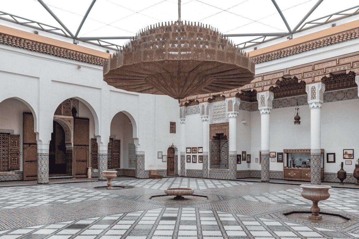 Picture of the large room in the Museum of Marrakech