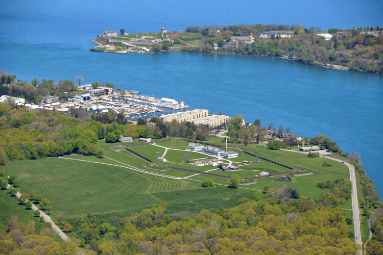 Niagara-on-the-Lake, Toronto