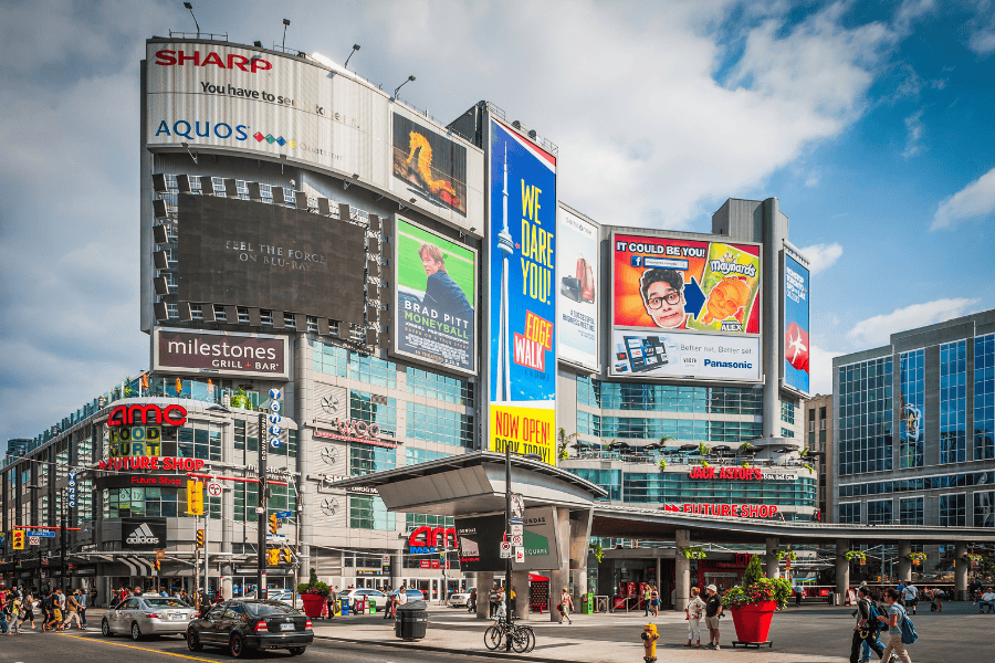 Yonge-Dundas Square, Toronto