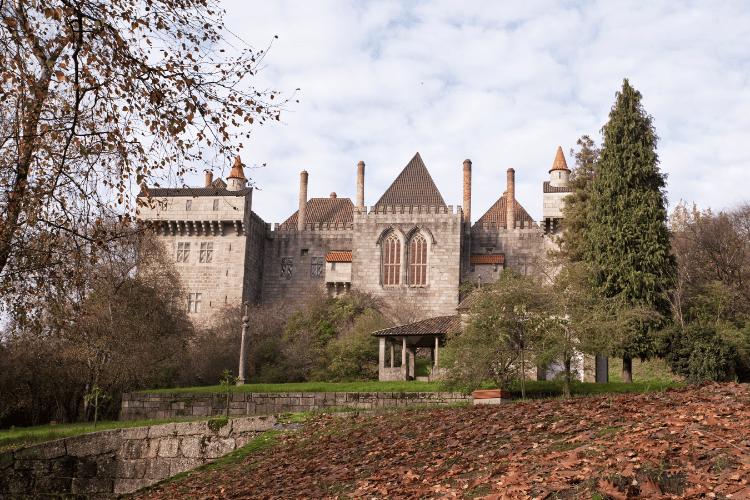 Paço dos Duques de Bragança (Guimarães)